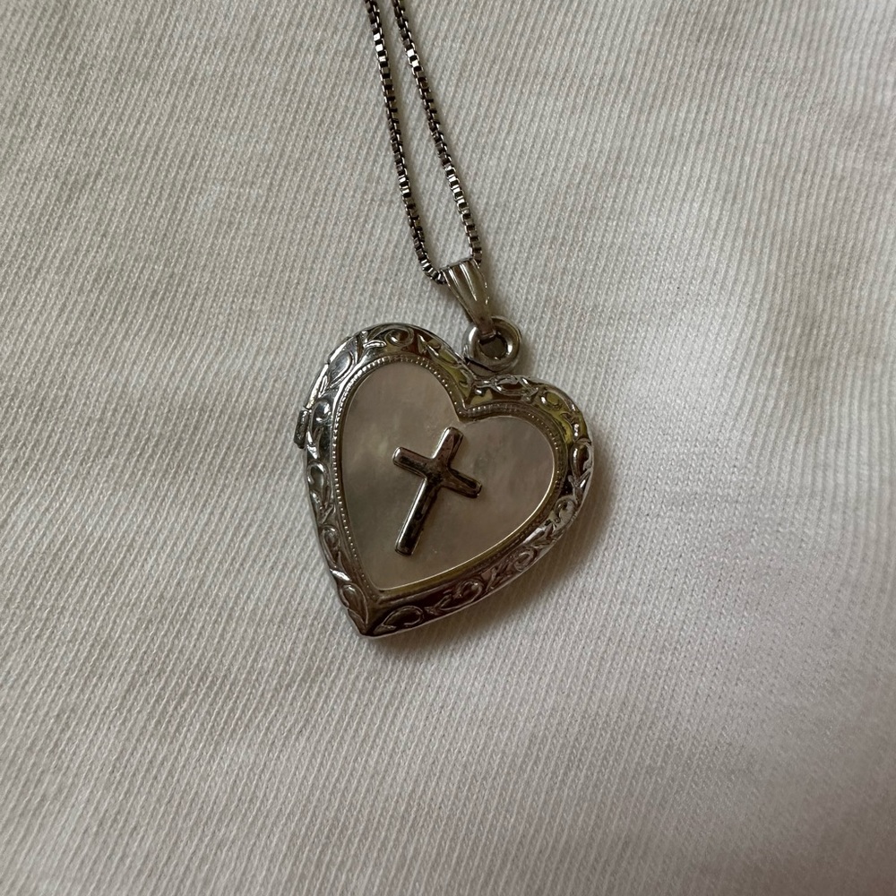 Like new Cross Locket - Picture 3 of 6